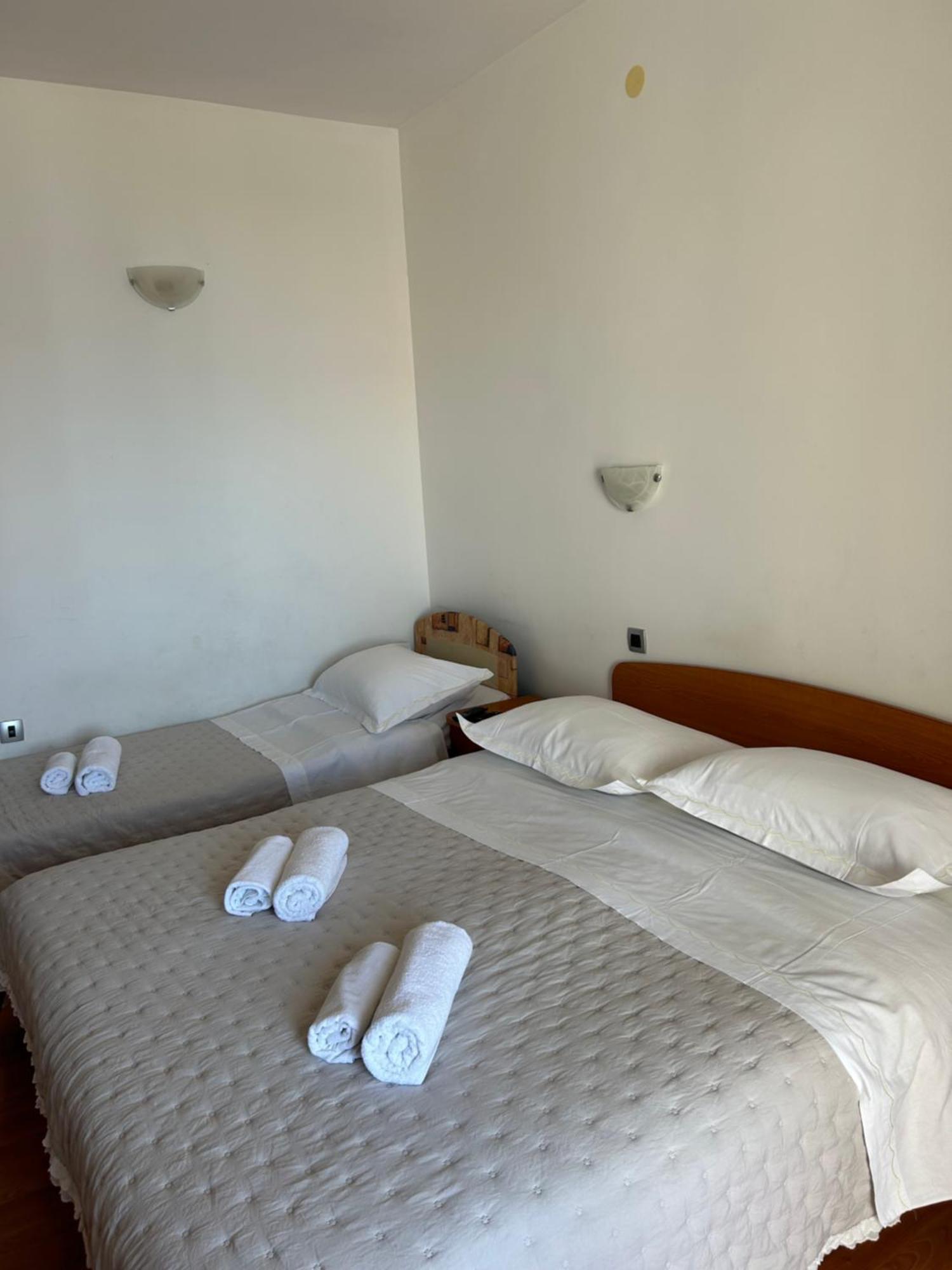 Apartmani Baki Подстрана Екстериор снимка