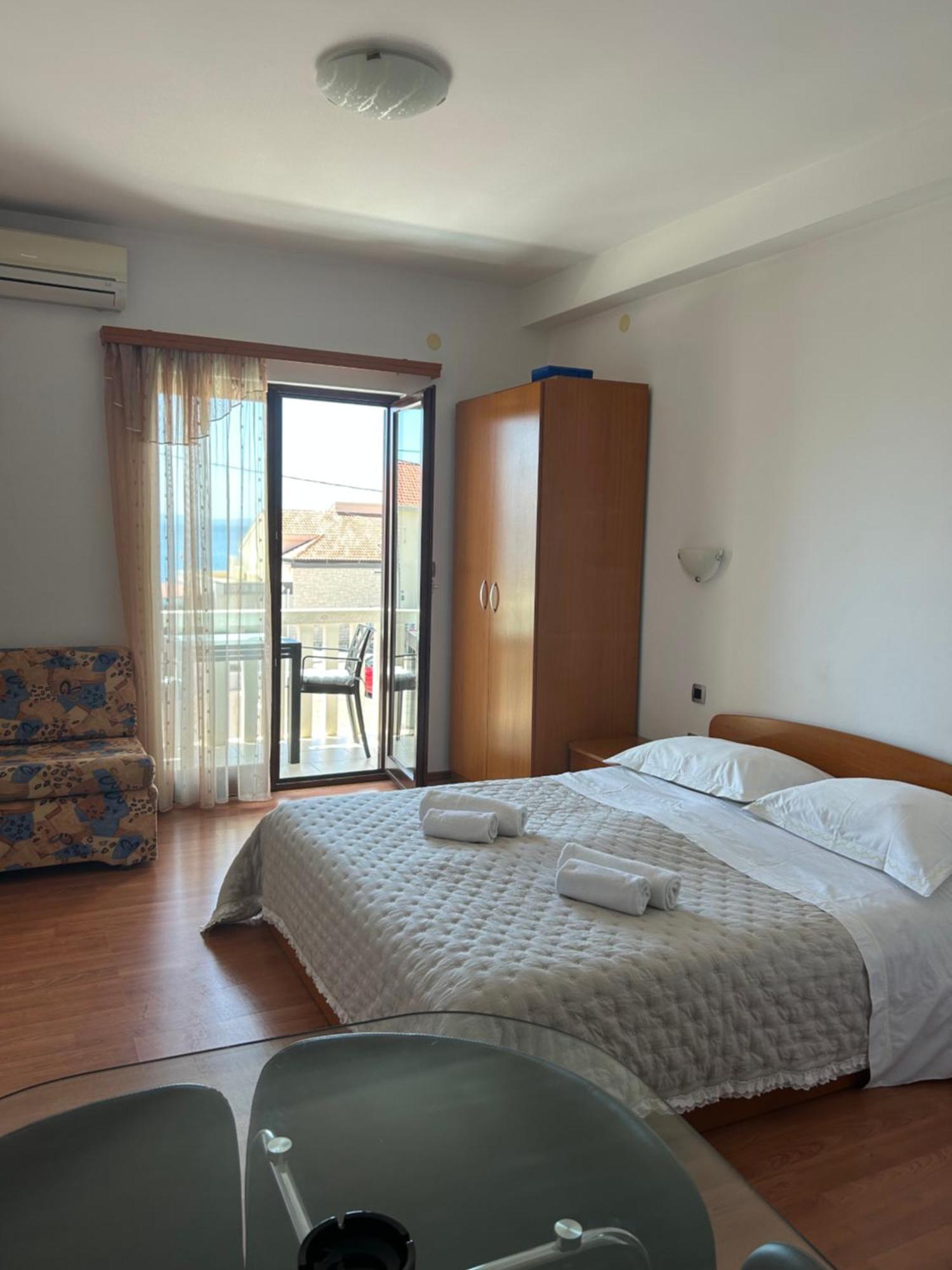 Apartmani Baki Подстрана Екстериор снимка
