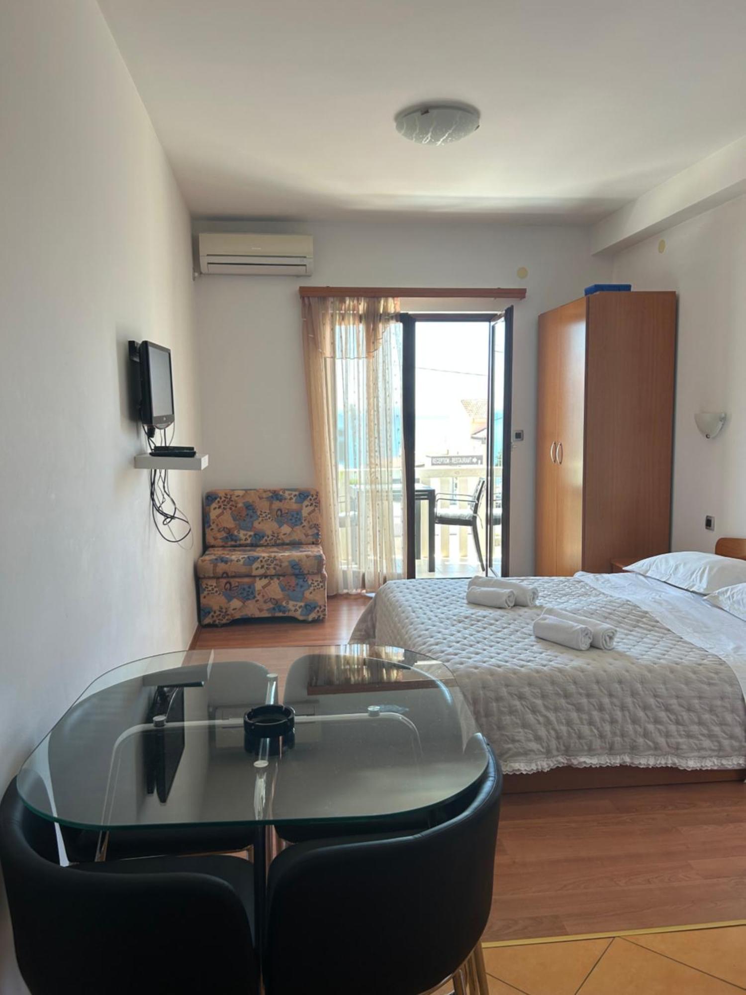 Apartmani Baki Подстрана Екстериор снимка